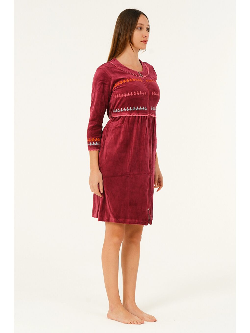 Bordo Fermuarlı Cepli Nakış Detaylı Kadife Pamuklu Elbise-2