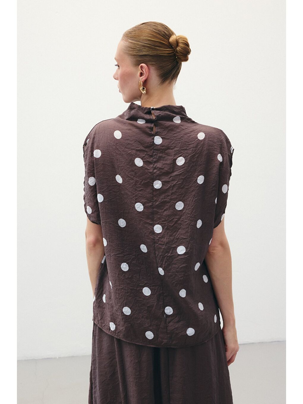 Kahverengi Puantiye Desenli Bluz - Kahve-7