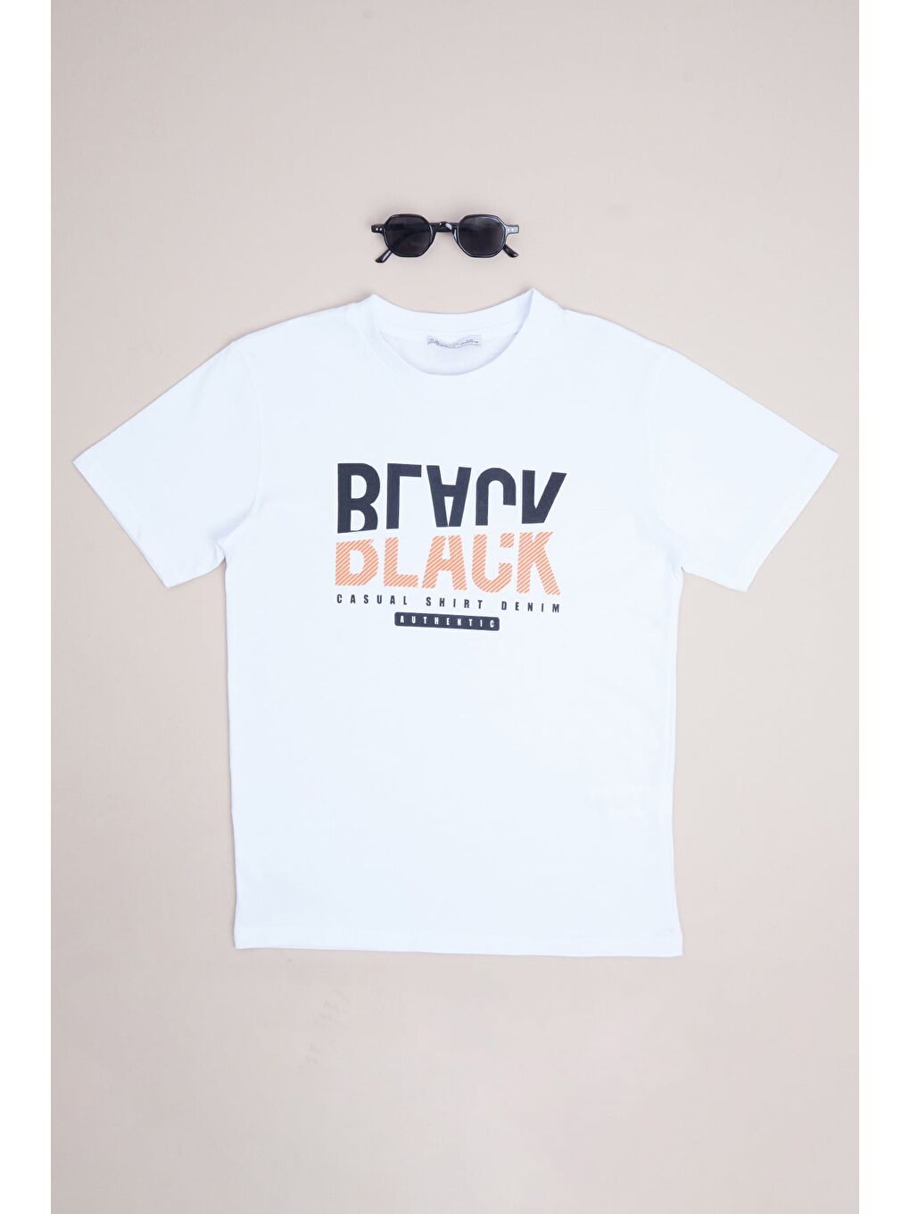 Beyaz Black Yazı Baskılı Bisiklet Yaka Erkek Çocuk Tişört