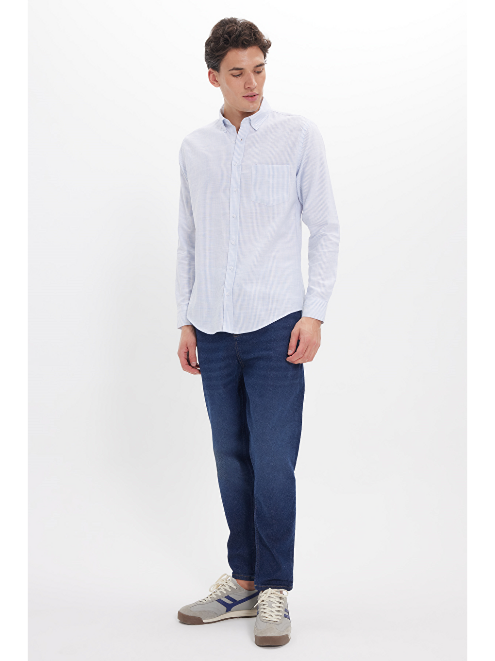 Erkek Slim Fit Dar Kesim %100 Pamuk Düğmeli Yaka Çizgili Uzun Kollu Cepli Keten Efektli Mavi Gömlek-1