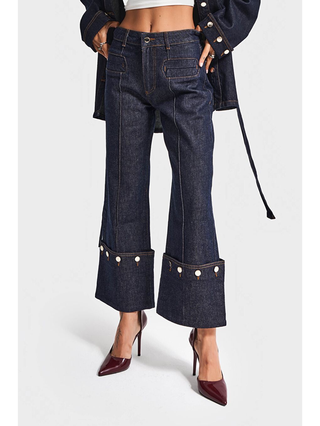 Kadın İndigo Renk 7w5-50 Crop Straight Fit Paça Detaylı Tasarım Denim Jean