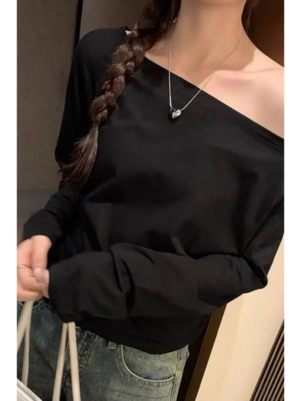 Siyah Kadın Düşük Omuz Kayık Yaka Oversize Uzun Kollu T-Shirt-2