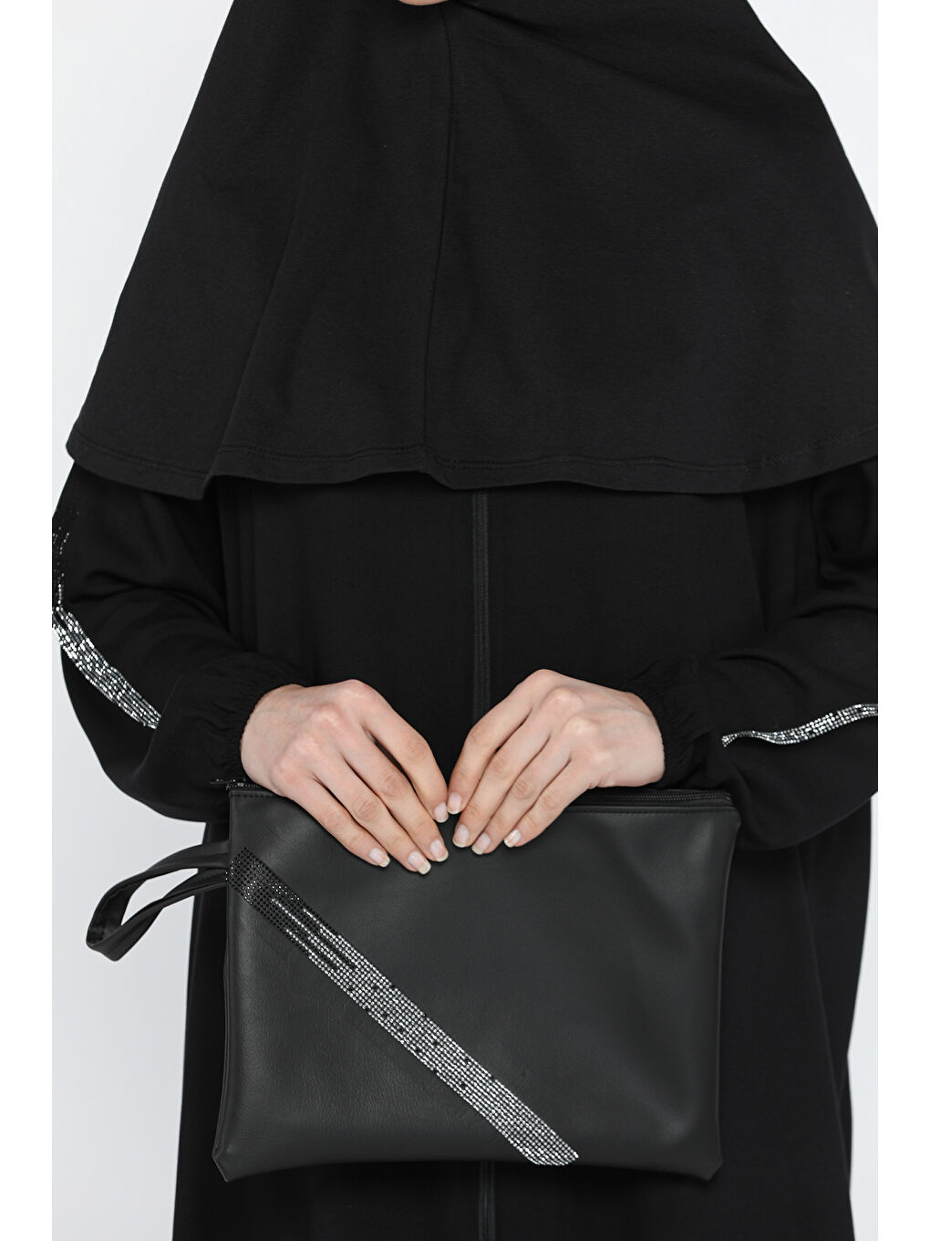 Siyah Kadın Pratik Başörtüsü Ve Çantalı Taş İşlemel Viskon Elbise-7