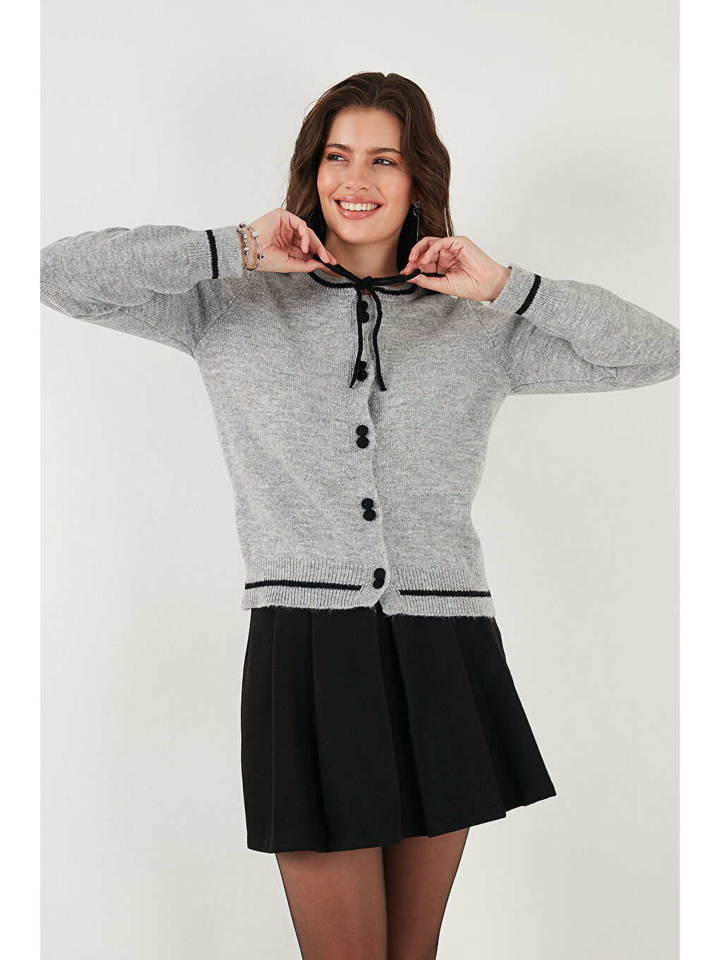 Gri Premium Fitted Fit Bağlamalı Yaka Düğmeli Triko Hırka 680HI002408-3