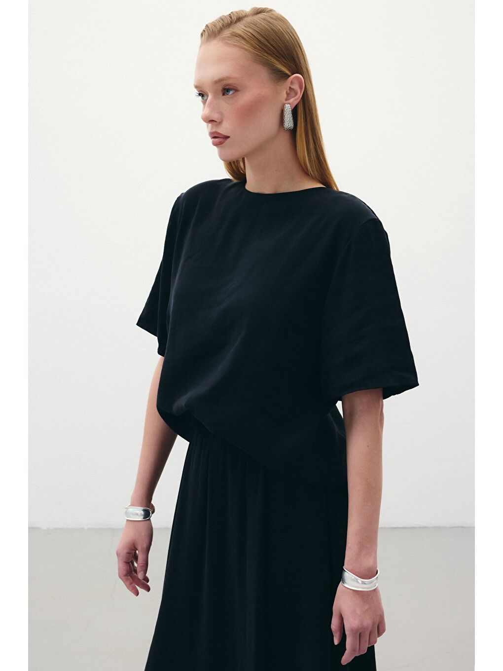 Kısa Kollu Salaş Bluz - Siyah-5