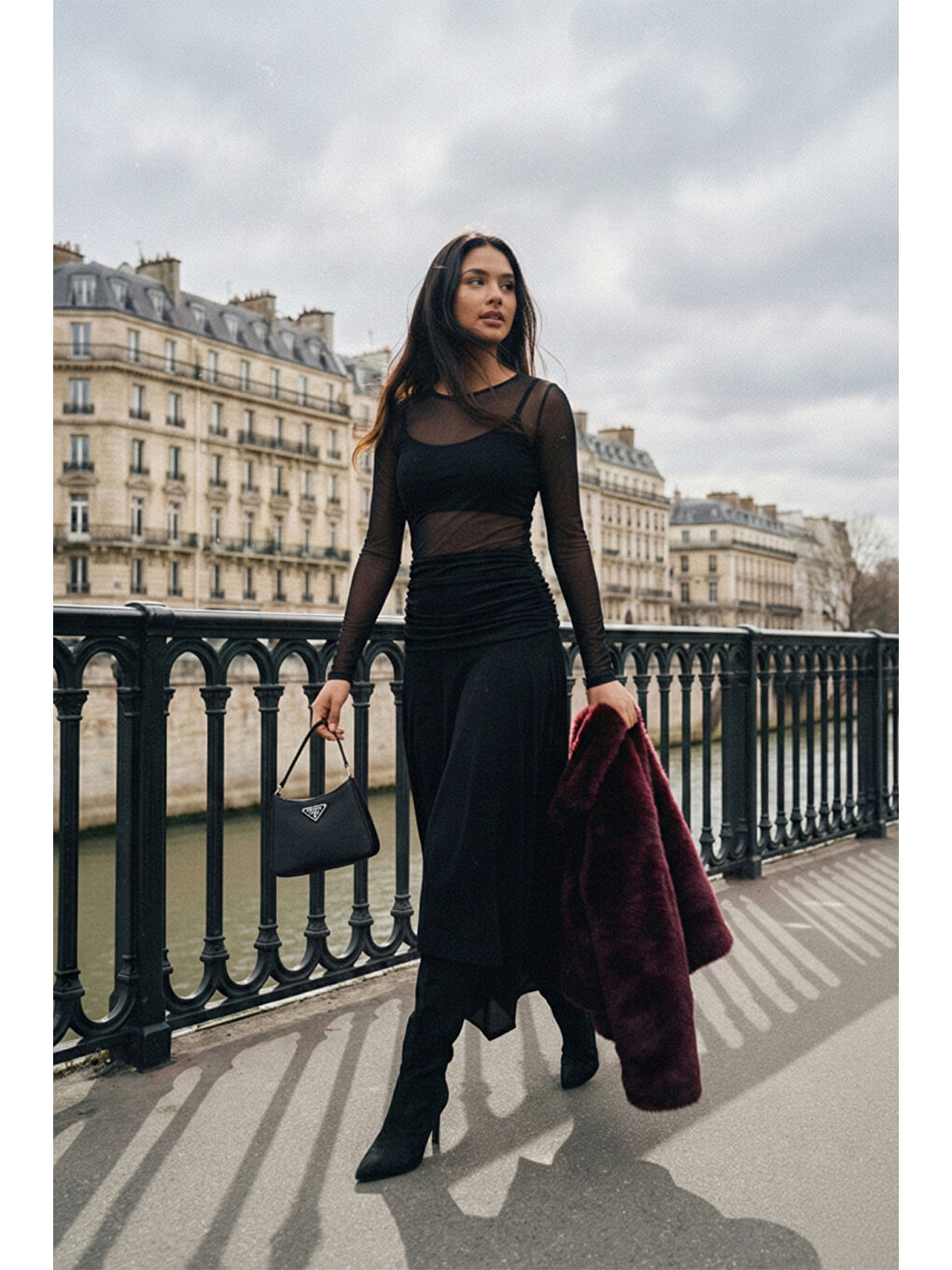 Siyah Asimetrik Kesim Drape Detaylı Yırtmaçlı Midi Boy Etek 6833366