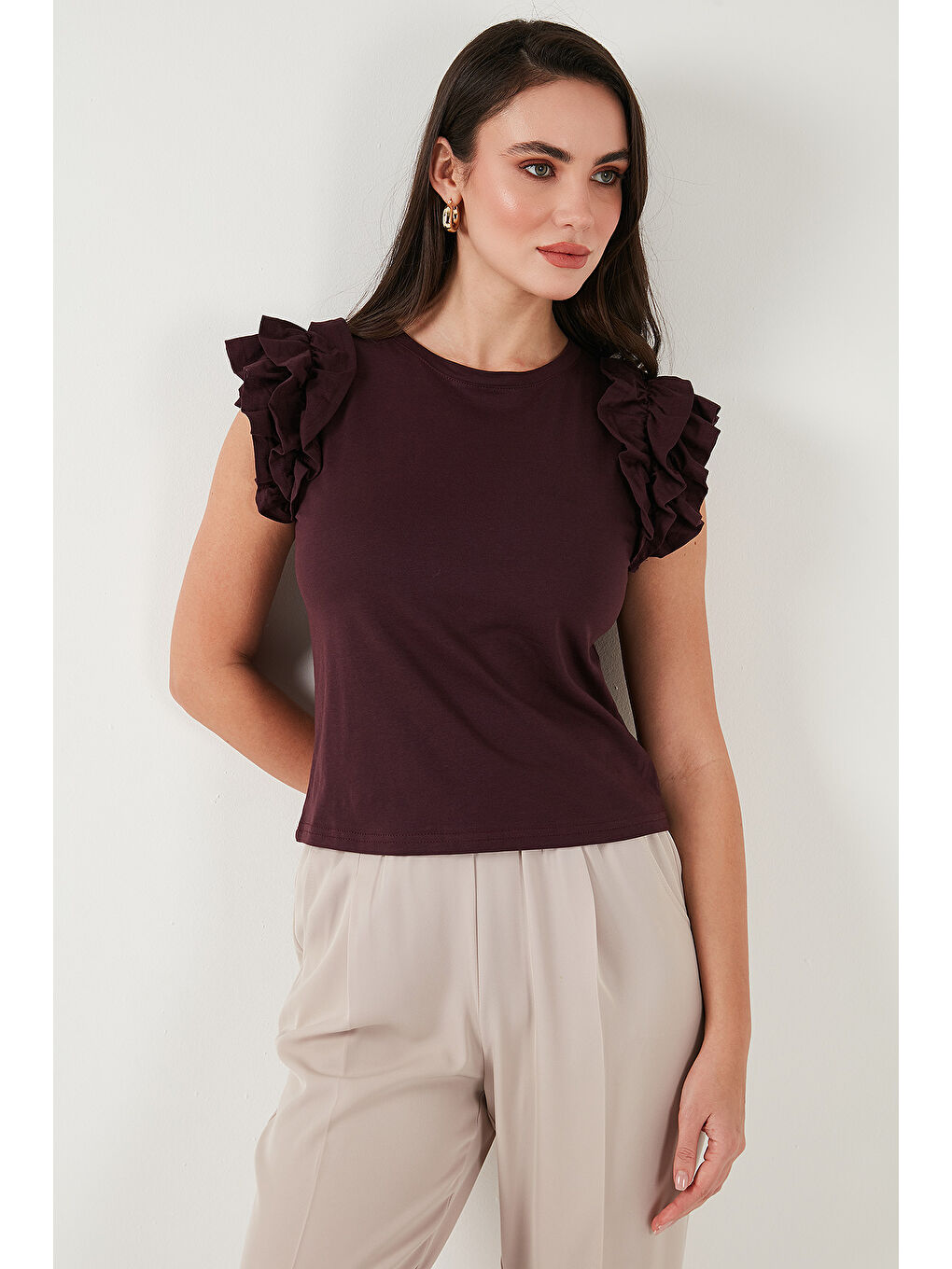 Kırmızı Pamuklu Kolları Fırfırlı Slim Fit Bisiklet Yaka Kadın T Shirt 5864500-4