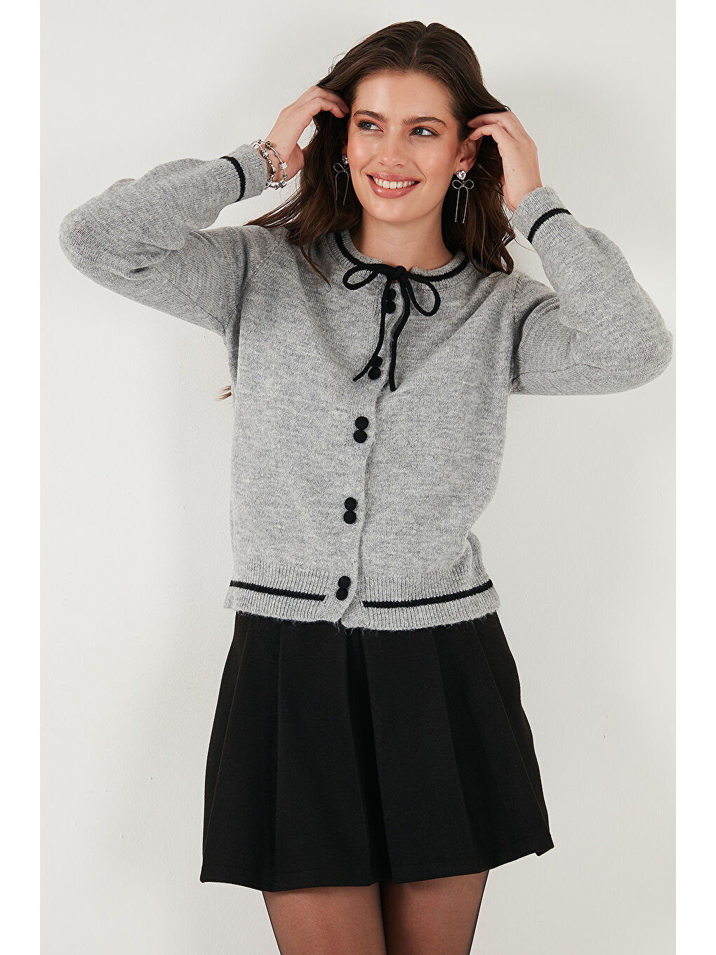 Gri Premium Fitted Fit Bağlamalı Yaka Düğmeli Triko Hırka 680HI002408-4