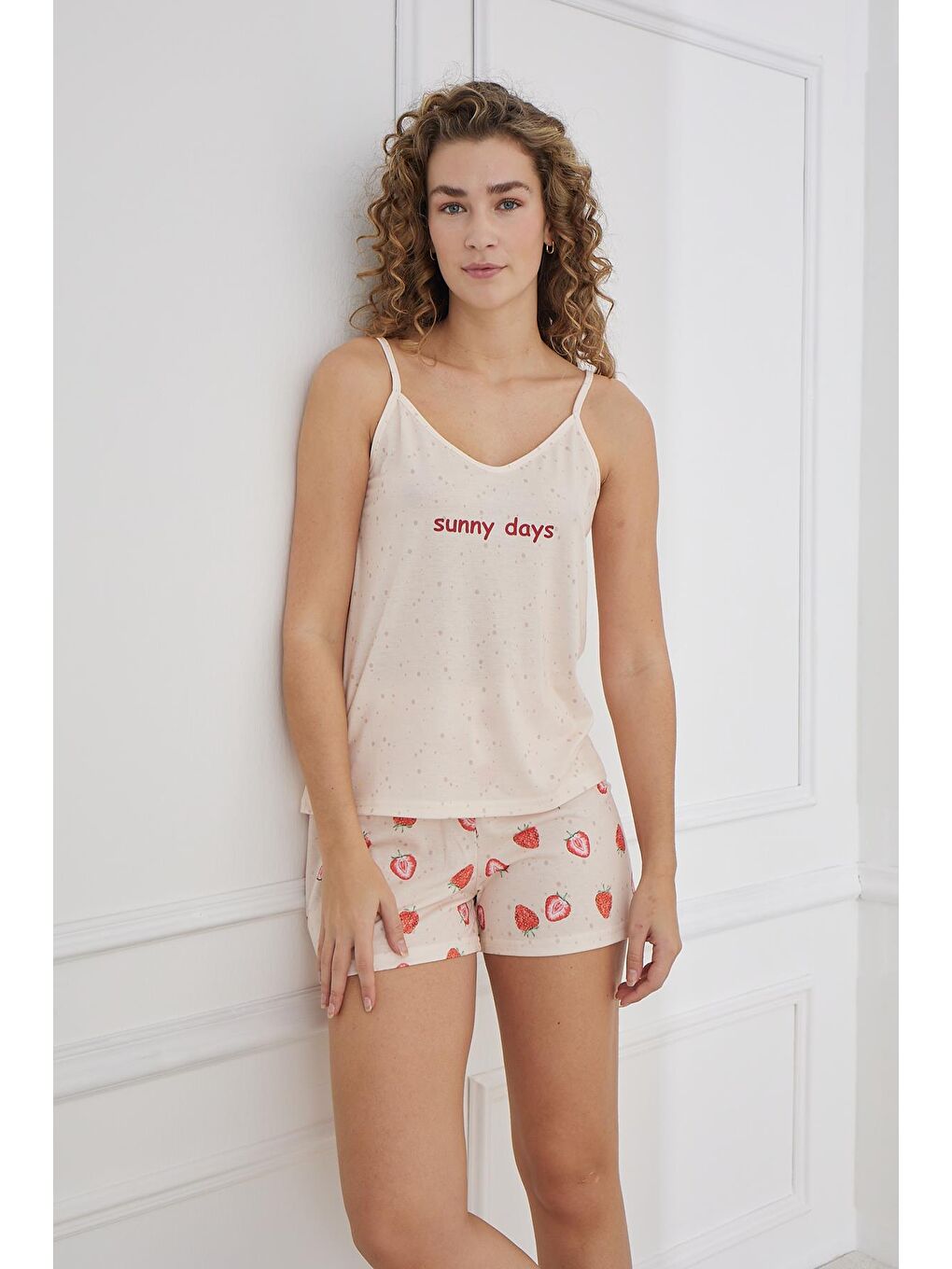 Pembe Kadın Çilek Desenli Elastanlı Süprem İp Askılı Şort Takım   Somon 70107 1218