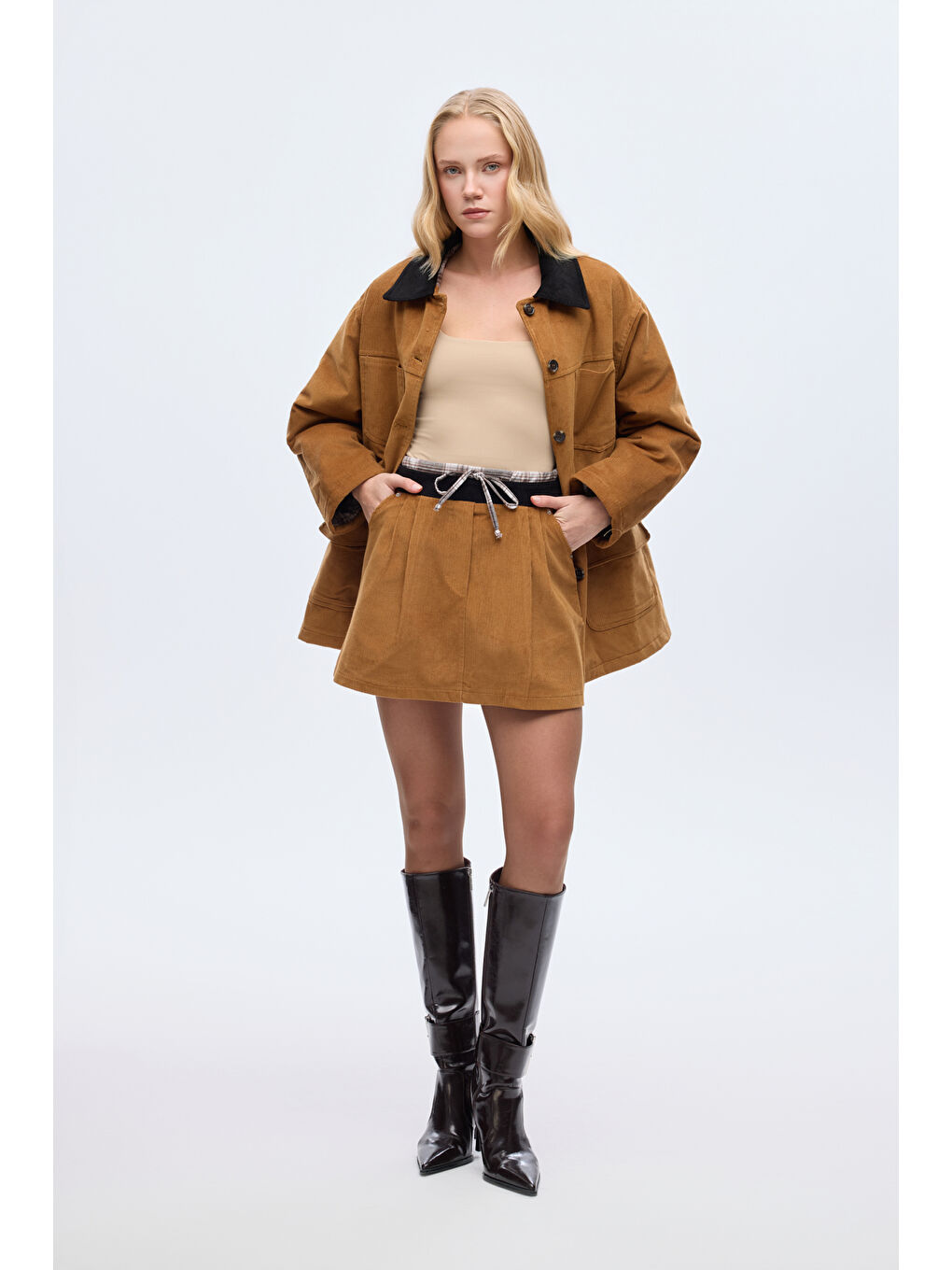 Ekose Bağcıklı Kadife Mini Etek Kahverengi