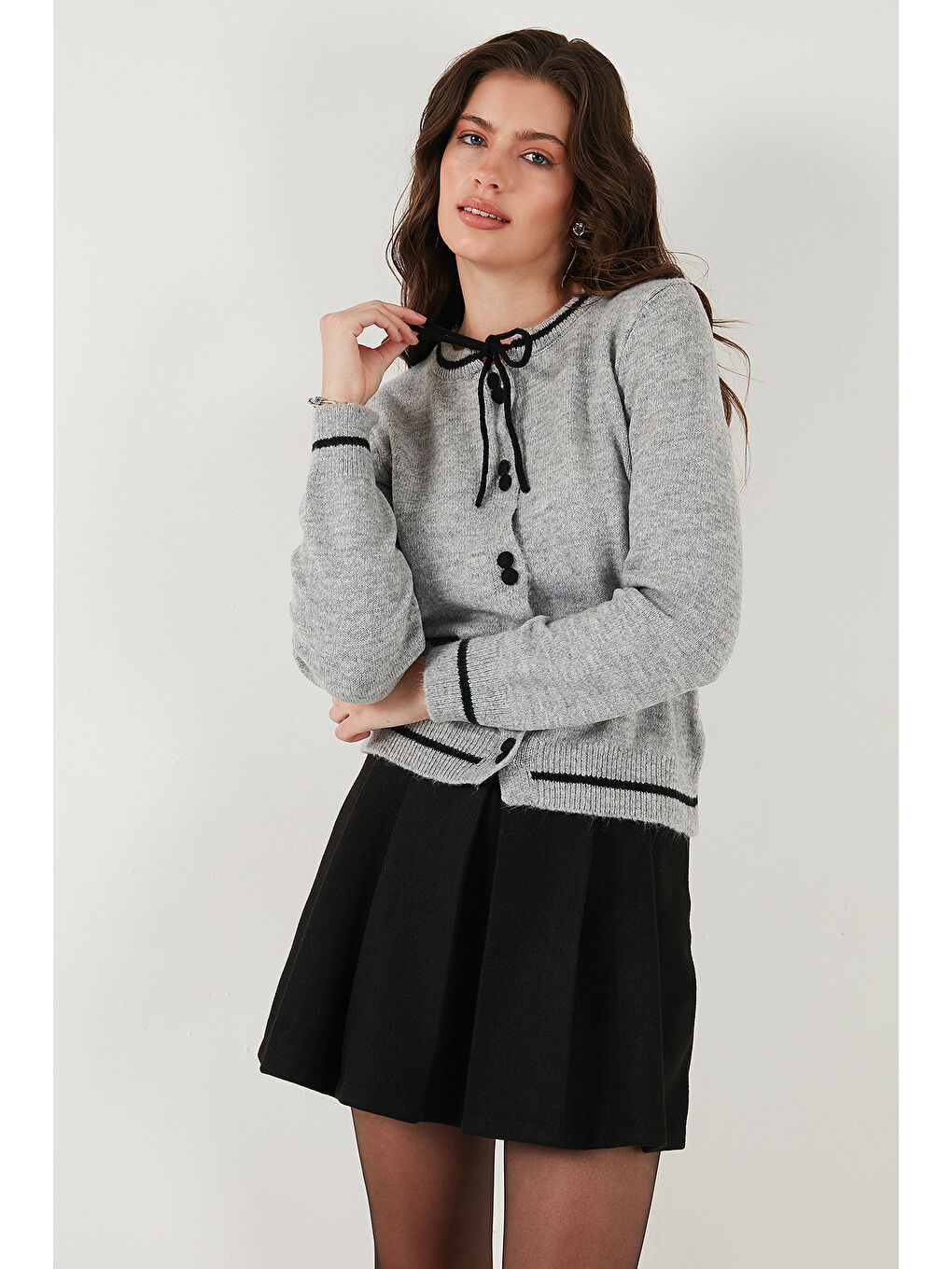 Gri Premium Fitted Fit Bağlamalı Yaka Düğmeli Triko Hırka 680HI002408-5