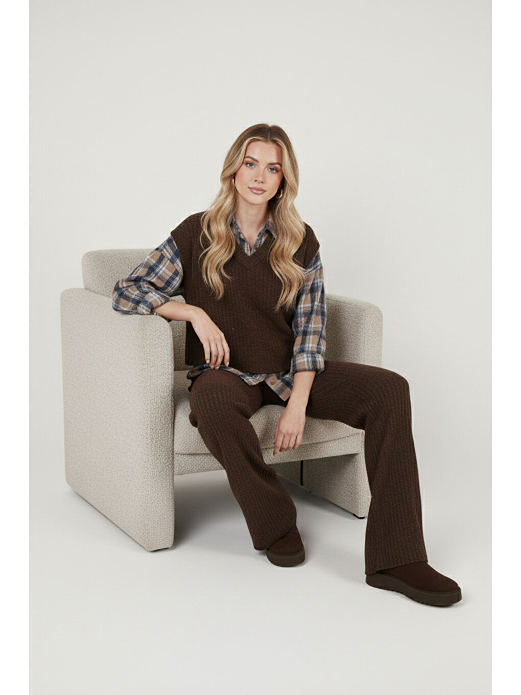 Kahverengi Regular Fit Ekoseli Gömlek Detaylı Kadın Triko Takım 59136596-1