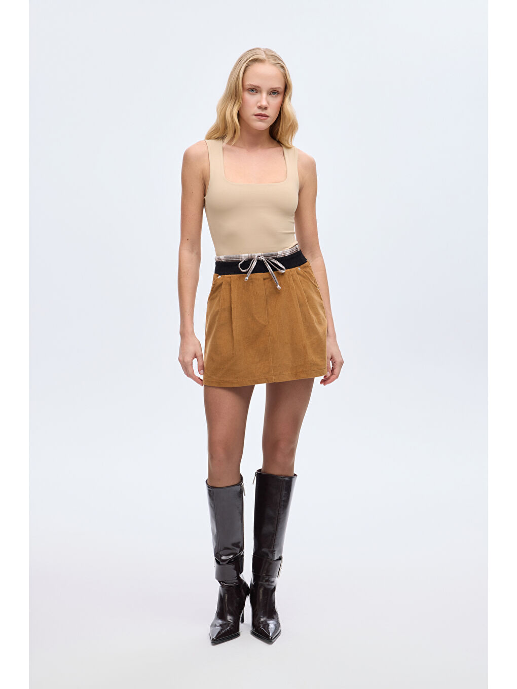 Ekose Bağcıklı Kadife Mini Etek Kahverengi-3