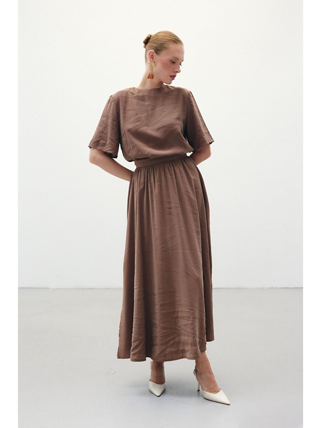 Kahverengi Yırtmaçlı Uzun Etek - Kahve-3
