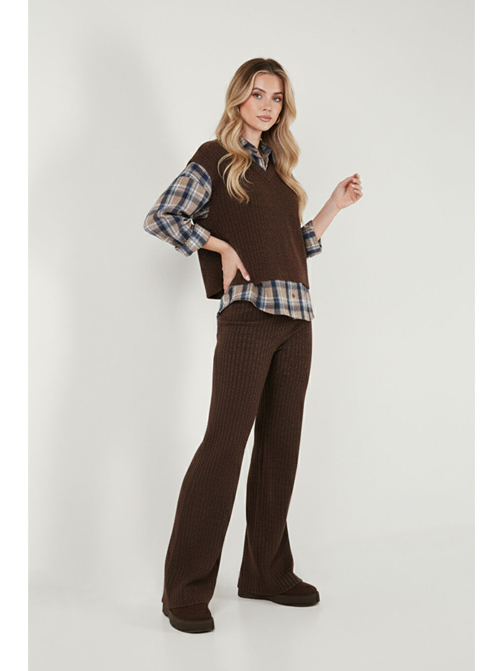 Kahverengi Regular Fit Ekoseli Gömlek Detaylı Kadın Triko Takım 59136596-3