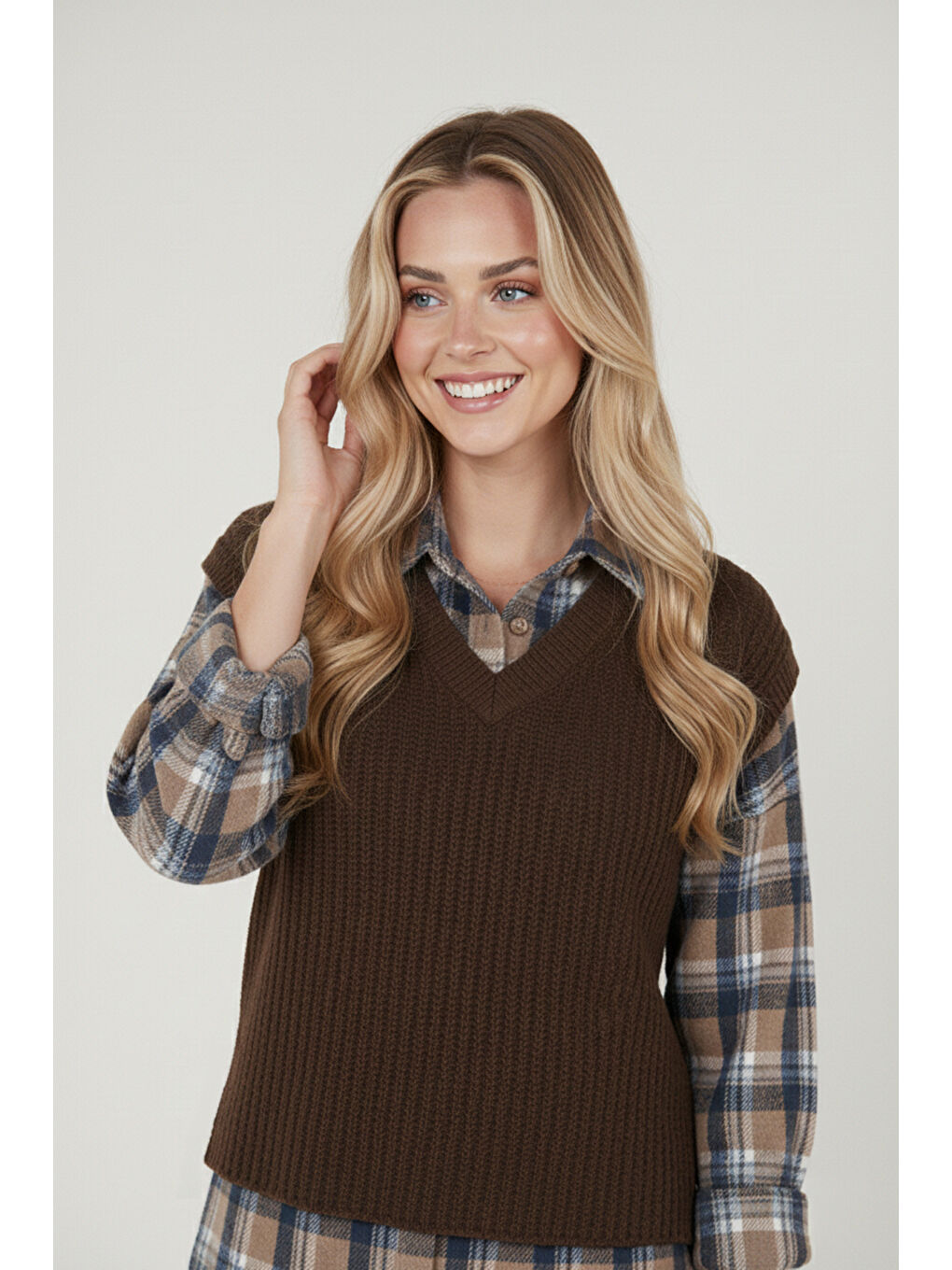 Kahverengi Regular Fit Ekoseli Gömlek Detaylı Kadın Triko Takım 59136596-4