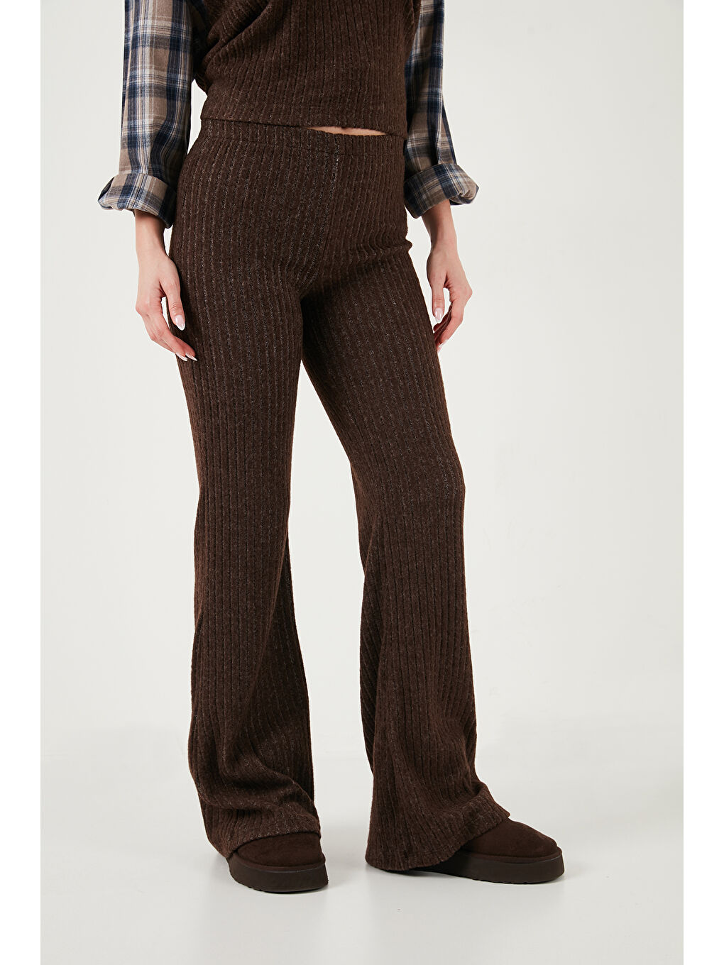 Kahverengi Regular Fit Ekoseli Gömlek Detaylı Kadın Triko Takım 59136596-5