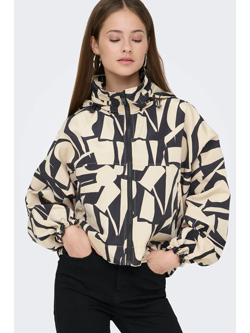 Bej Onlbetty Relaxed Fit Desenli Kapüşon Yaka Kadın Mont 15281509-3