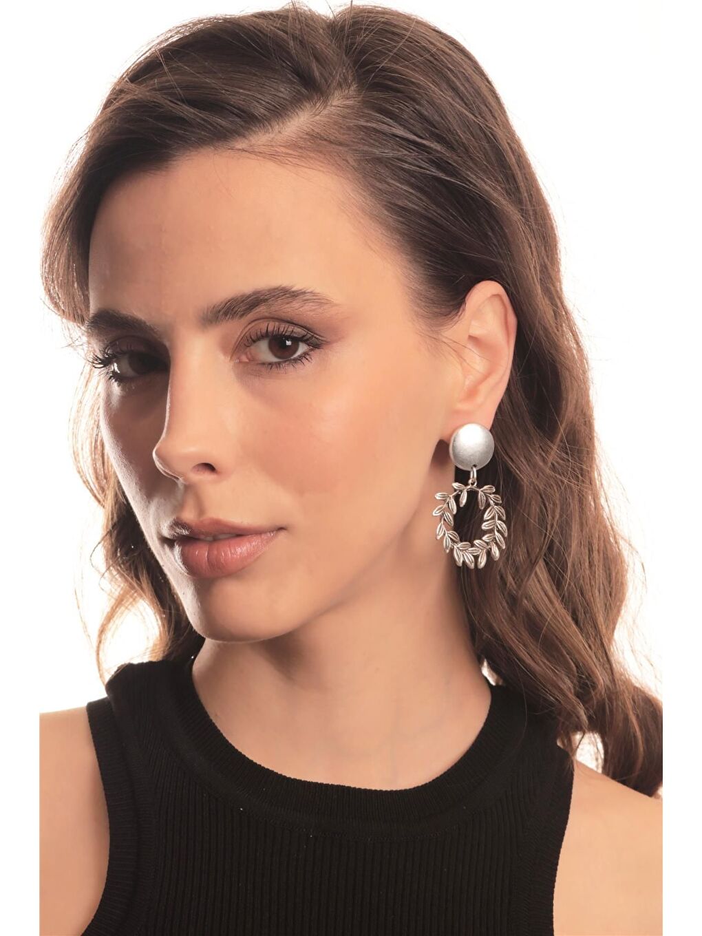 Gri Kadın Antik Gümüş Kaplama Çivili Model Yaprak Stilizesi Küpe-3