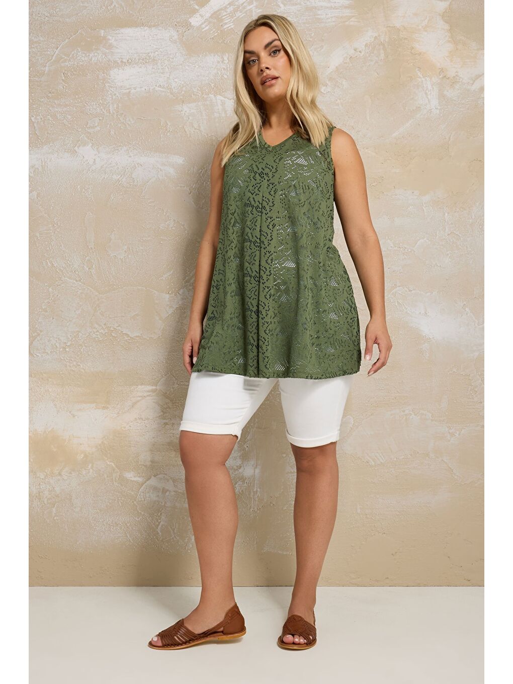 Yeşil Büyük Beden V Yaka Sıfır Kol Astarsız Dantel T-shirt 304102-1