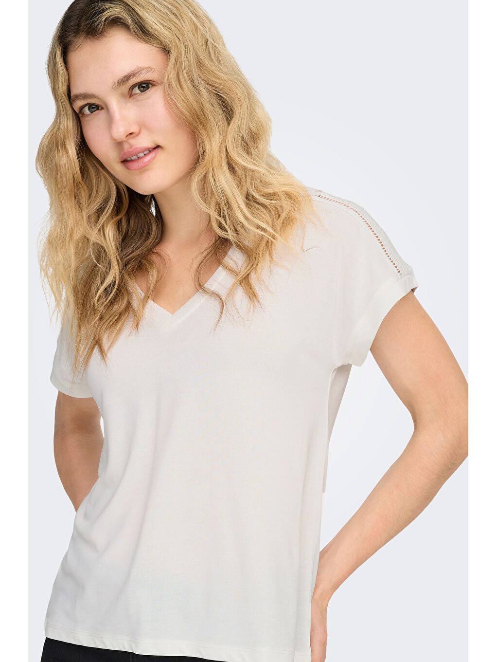 Ekru Onlfree Modal Regular Fit V Yaka Kadın T Shirt 15369294-2