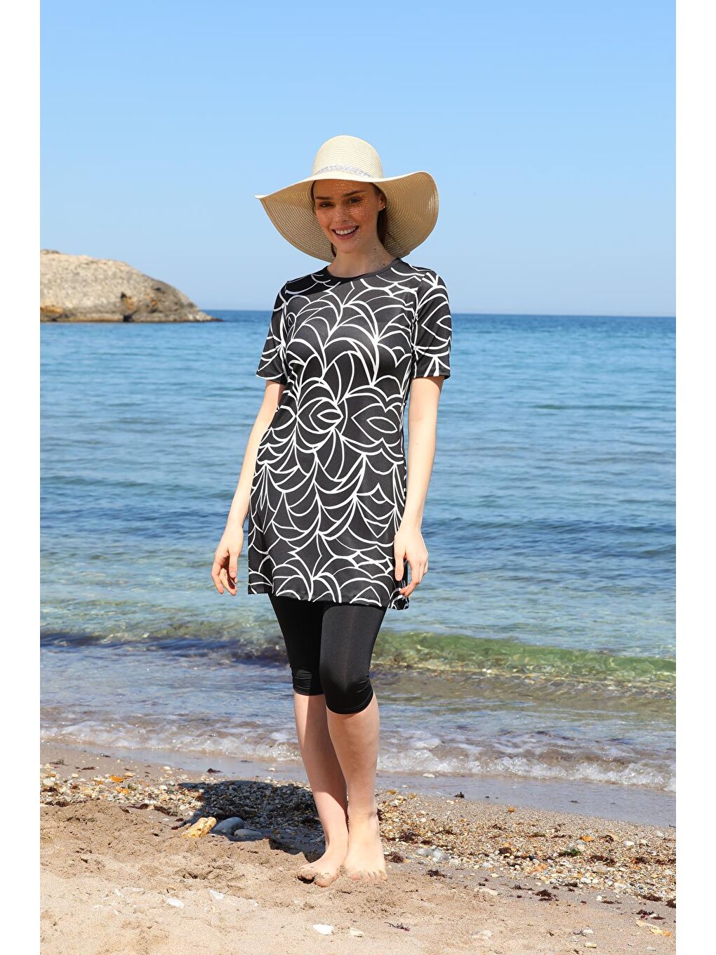 Siyah Çizgi Desen Kısa Kol Yarı Kapalı Tesettür Mayo 2271-2