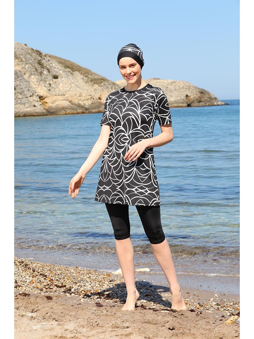 Siyah Çizgi Desen Kısa Kol Yarı Kapalı Tesettür Mayo 2271-3