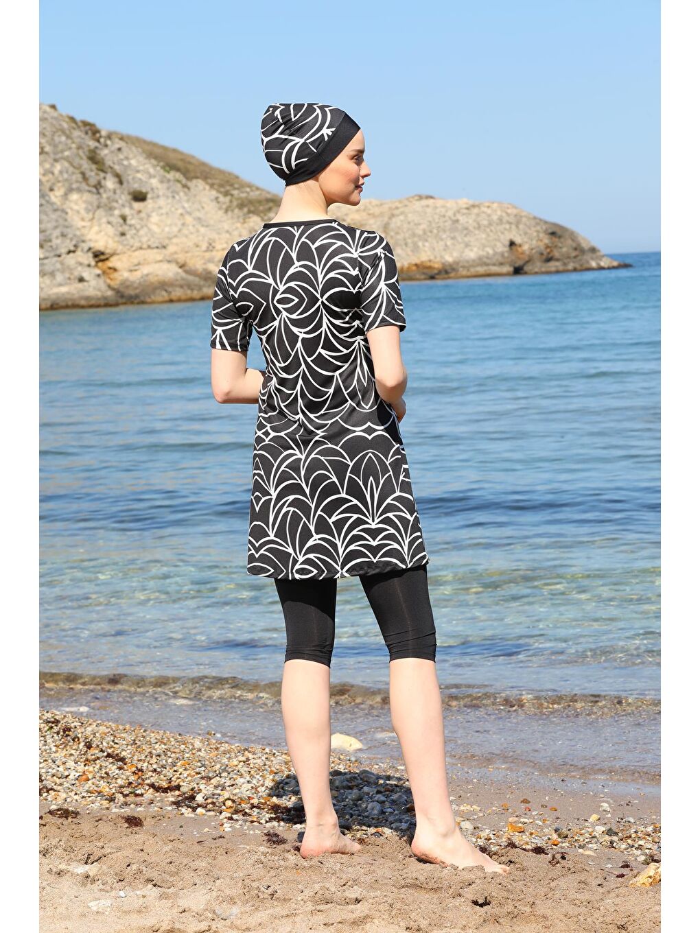 Siyah Çizgi Desen Kısa Kol Yarı Kapalı Tesettür Mayo 2271-6