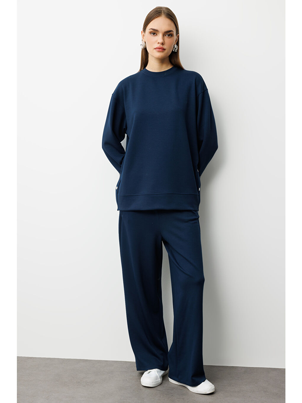 Çıtçıtlı Yumuşak Dokulu İndigo Mavi Spor Tunik