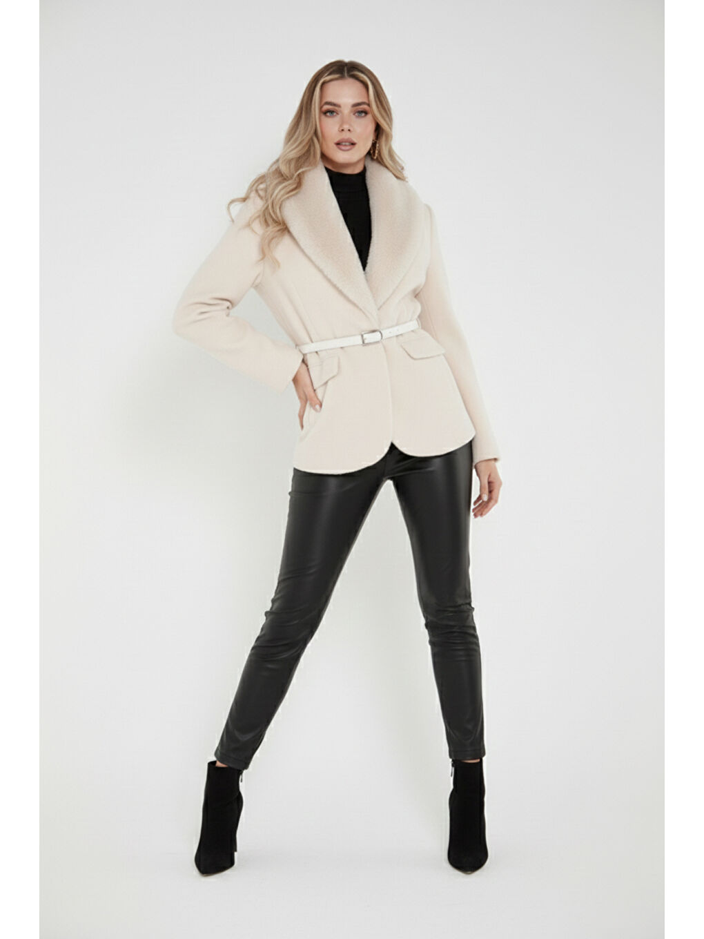 Beyaz Regular Fit Şal Yaka Kemerli Kadın Kaban 6839688-2