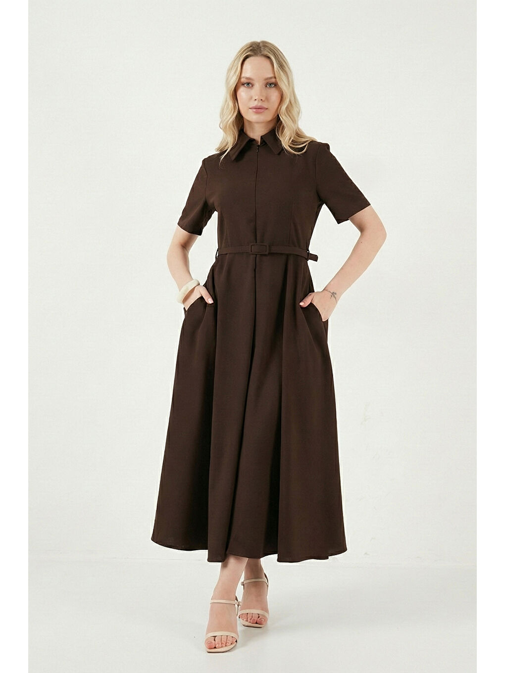 Kahverengi Regular Fit Klasik Yaka Yırtmaçlı Kadın Midi Elbise 6922341-2