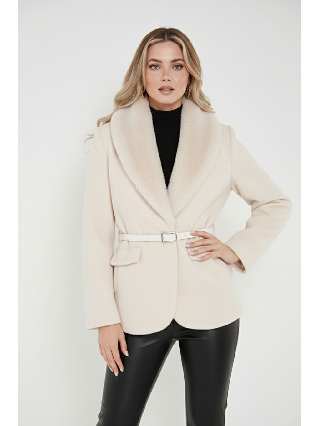 Beyaz Regular Fit Şal Yaka Kemerli Kadın Kaban 6839688-3