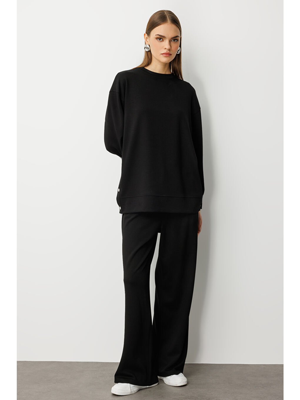 Çıtçıtlı Yumuşak Dokulu Siyah Spor Tunik-2