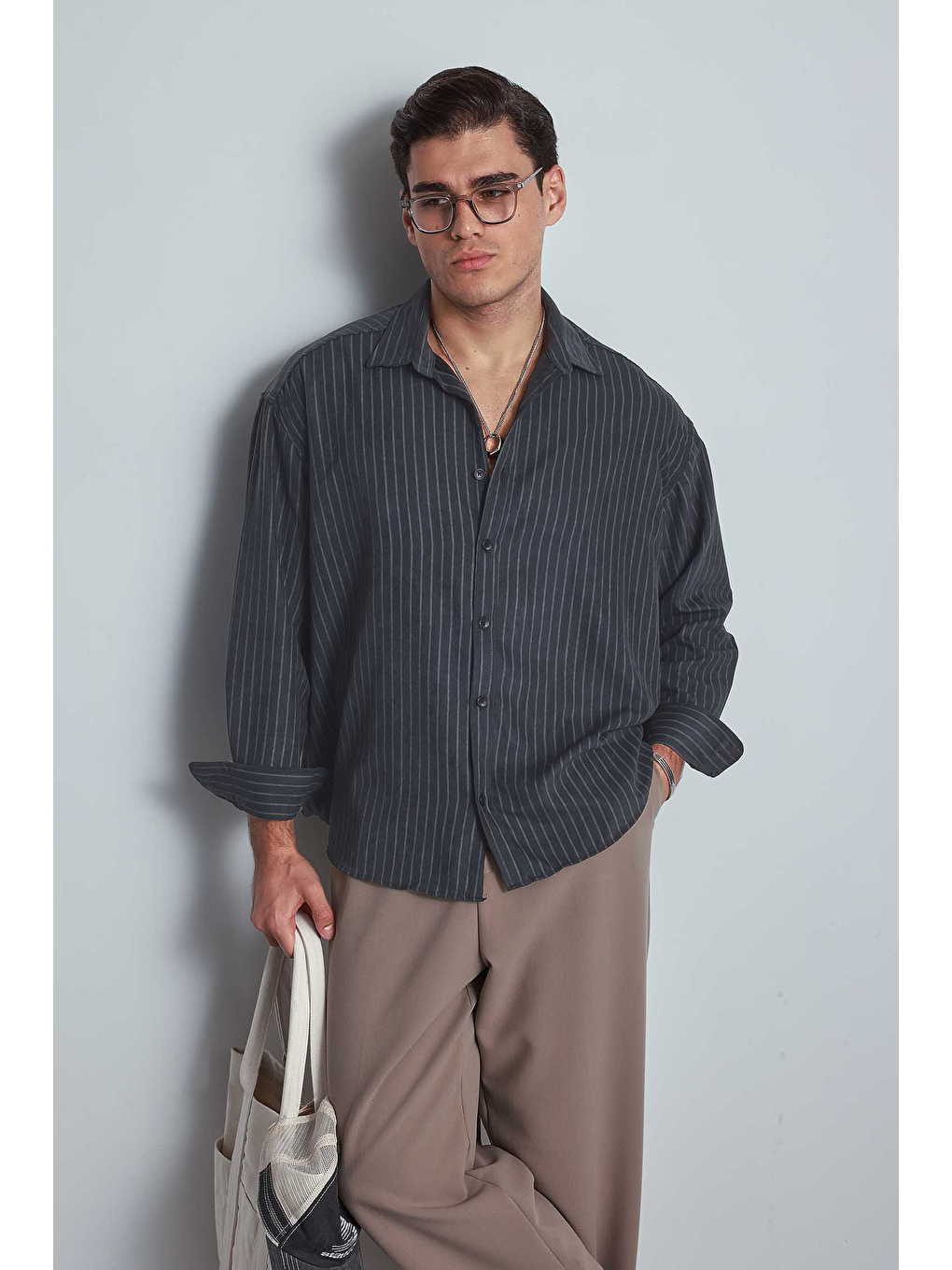 Erkek Oversize Çizgili Uzun Kollu Gömlek Antrasit-1