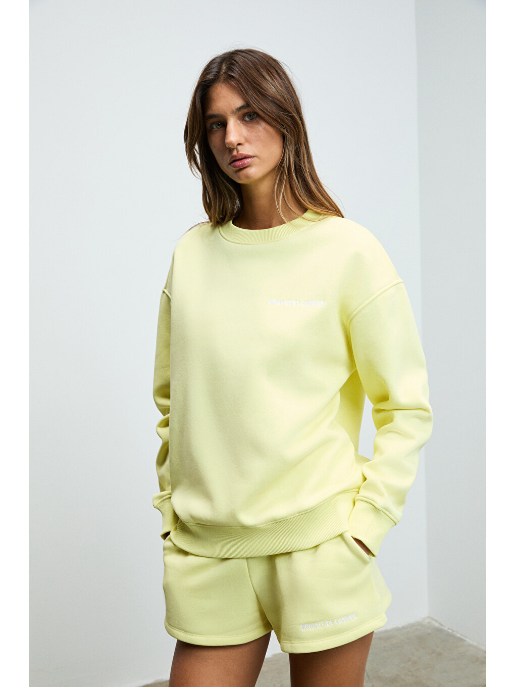 Jennıfer Kadın Organik Pamuklu Nakışlı Yuvarlak Yakalı Oversize Sarı Sweatshirt-3