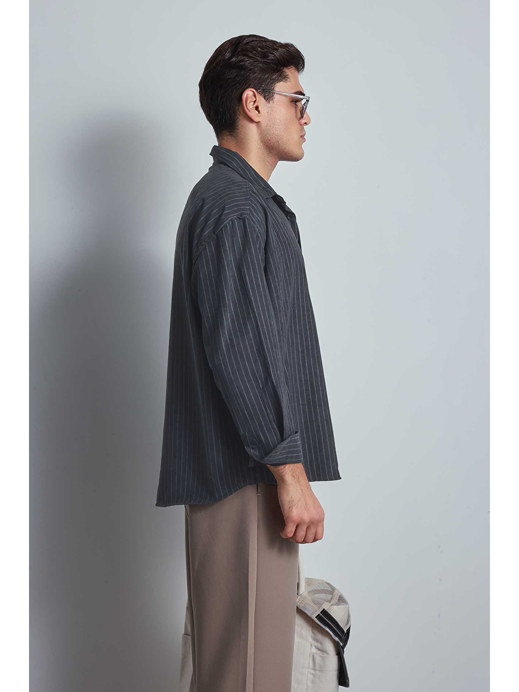 Erkek Oversize Çizgili Uzun Kollu Gömlek Antrasit-3