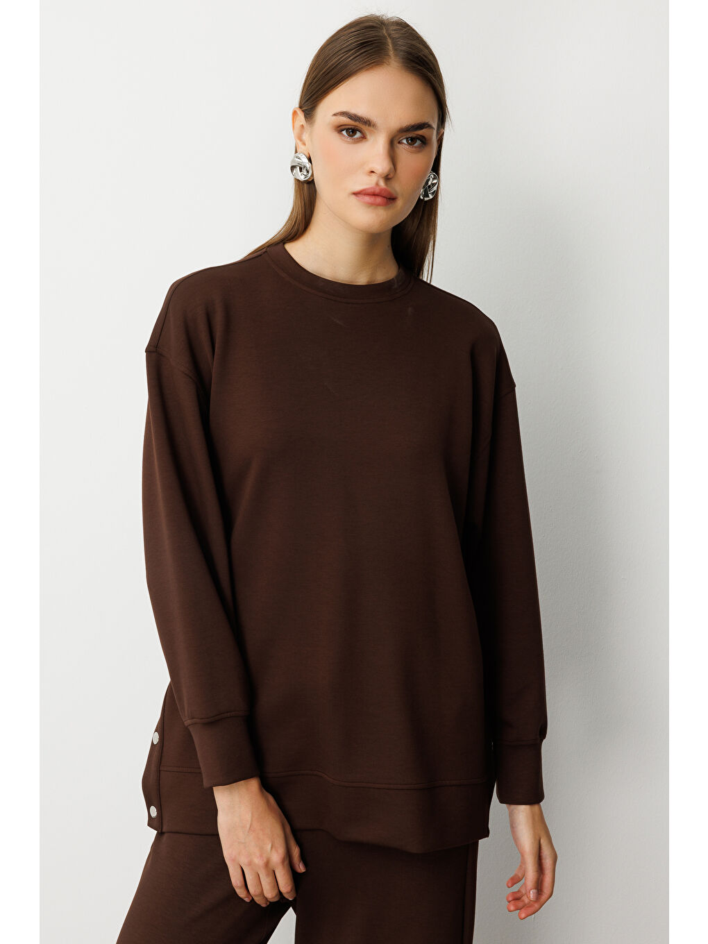 Çıtçıtlı Yumuşak Dokulu Kahverengi Spor Tunik-4