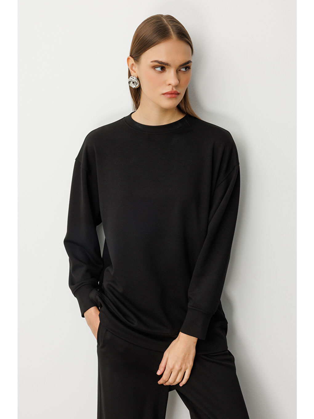 Çıtçıtlı Yumuşak Dokulu Siyah Spor Tunik-3