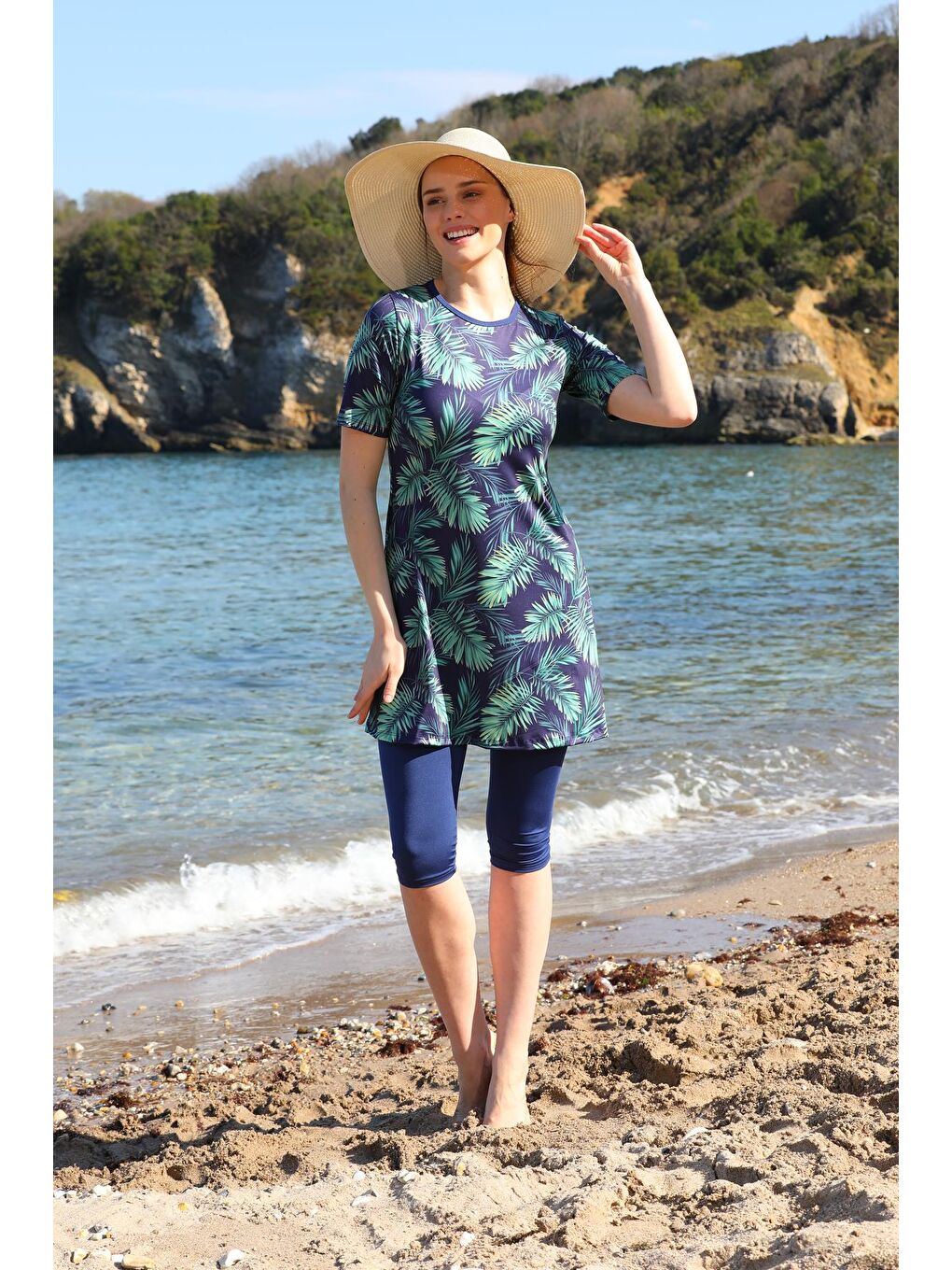 Lacivert Tropikal Desen Kısa Kol Yarı Kapalı Tesettür Mayo 2267-4