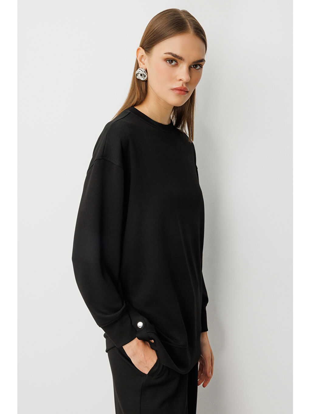 Çıtçıtlı Yumuşak Dokulu Siyah Spor Tunik-4