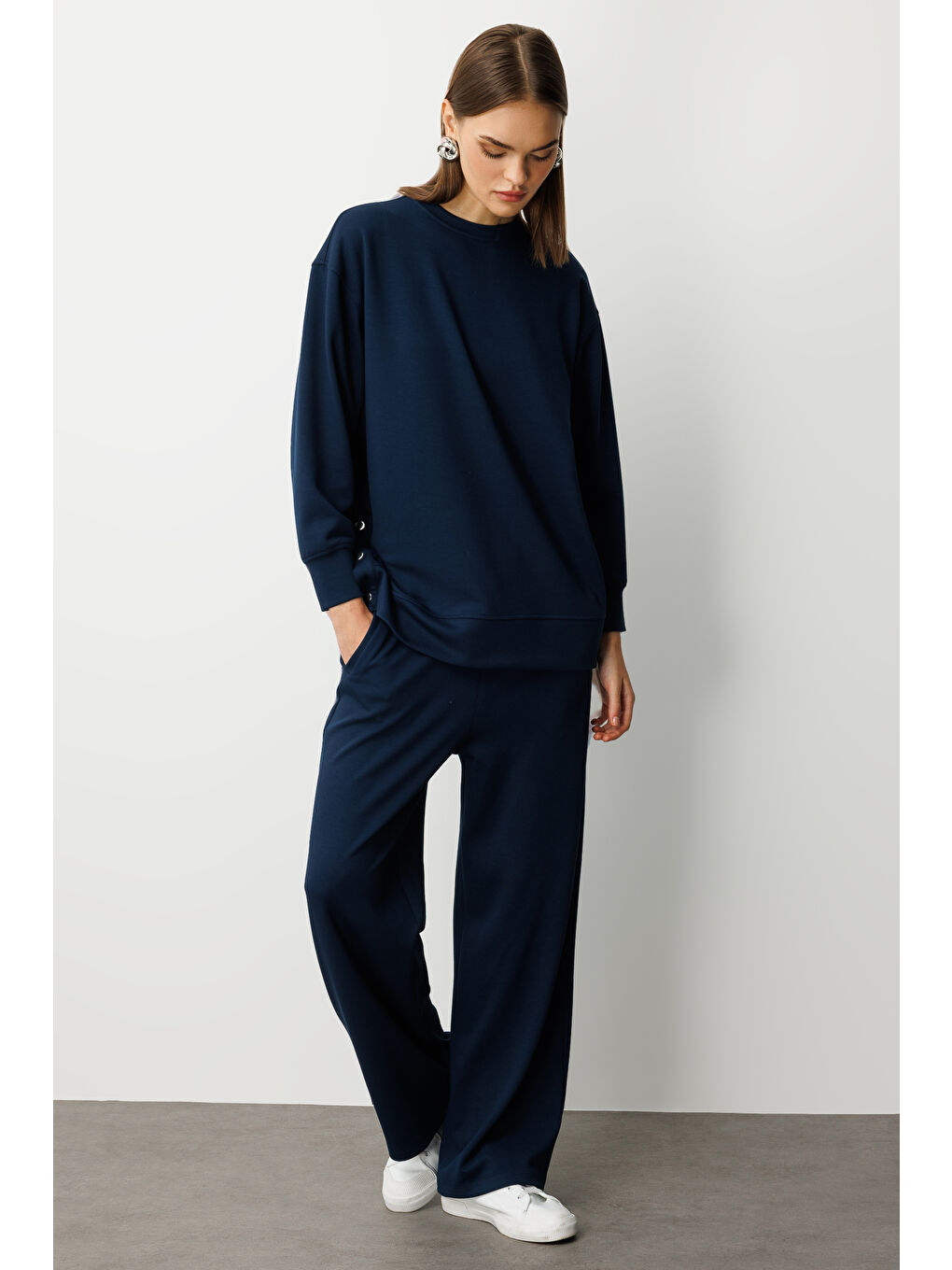 Çıtçıtlı Yumuşak Dokulu İndigo Mavi Spor Tunik-4