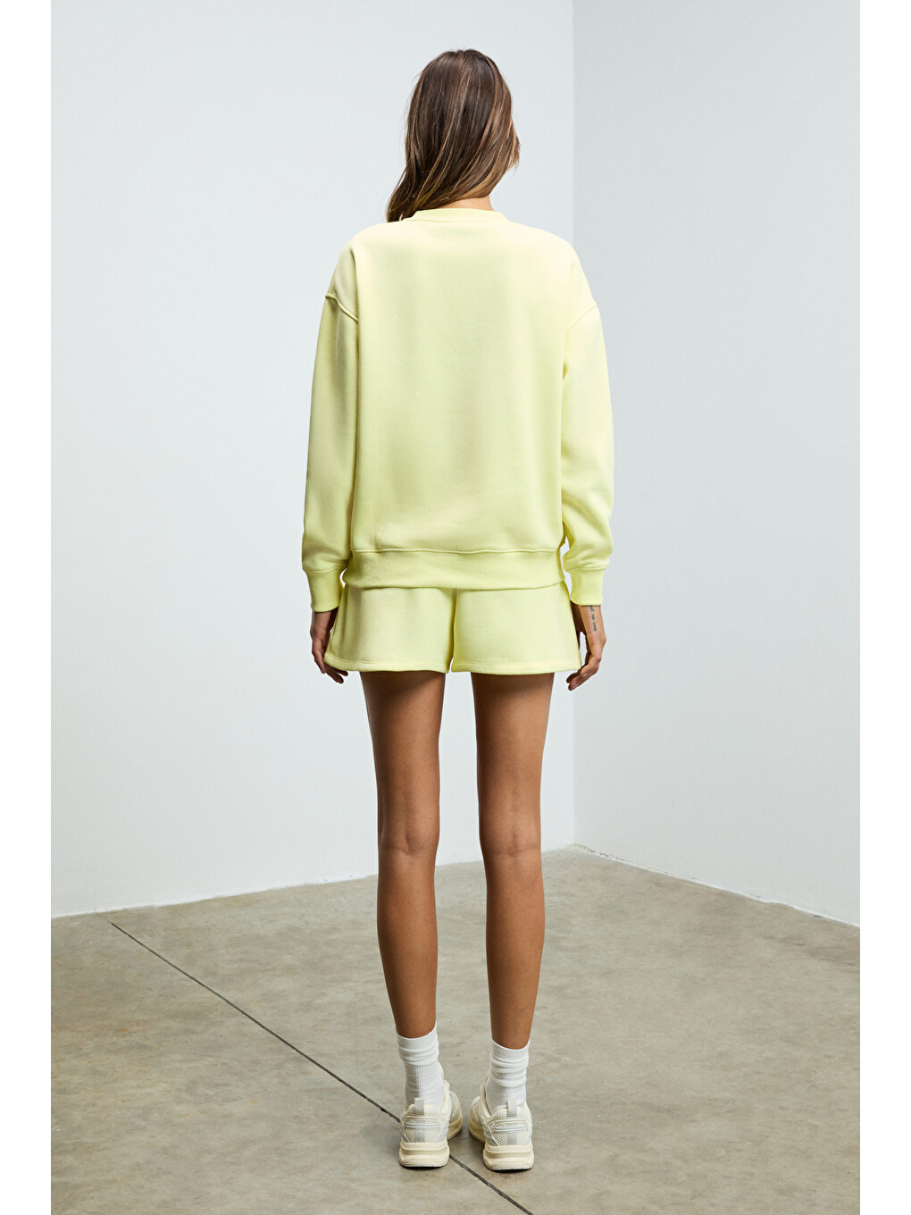 Jennıfer Kadın Organik Pamuklu Nakışlı Yuvarlak Yakalı Oversize Sarı Sweatshirt-5