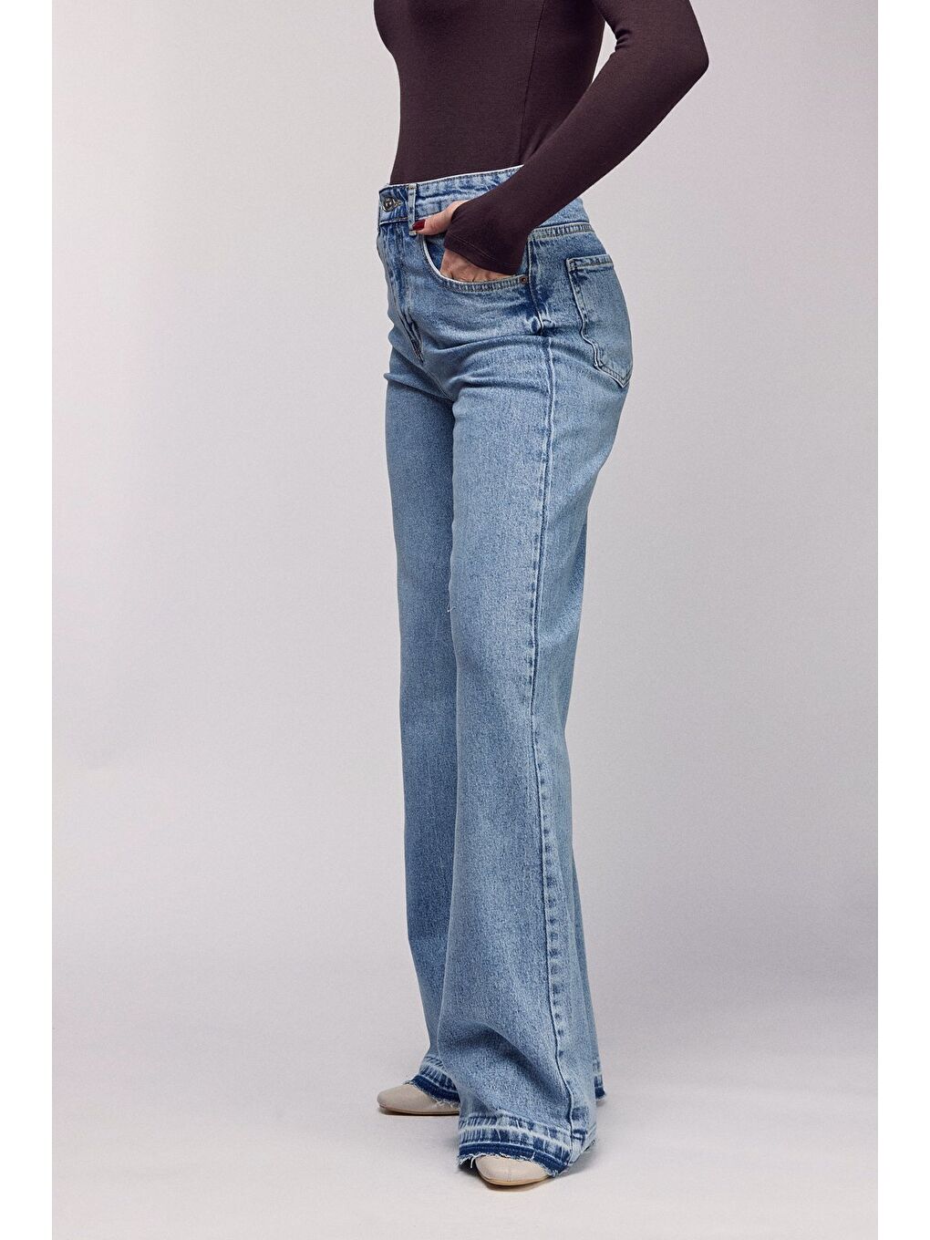 Açık Mavi Kadın Yüksek Bel Wide Leg Jean Pantolon - Paça Detaylı-1