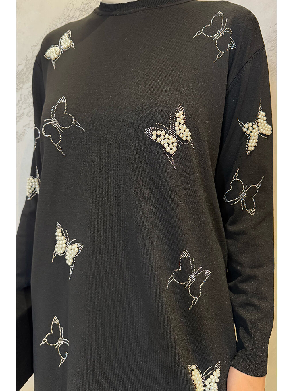 Siyah Kelebek Taşlı Bisiklet Yaka Tesettür Tunik-5