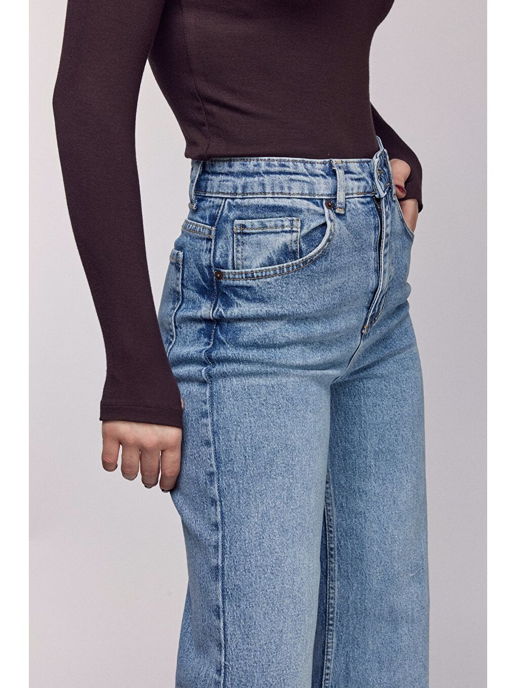 Açık Mavi Kadın Yüksek Bel Wide Leg Jean Pantolon - Paça Detaylı-4