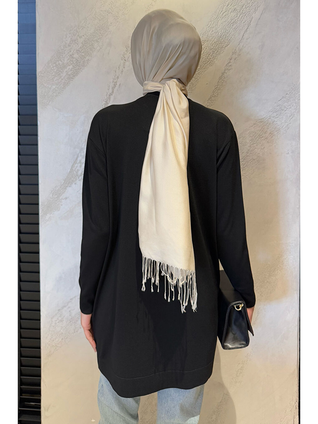 Siyah Kelebek Taşlı Bisiklet Yaka Tesettür Tunik-6