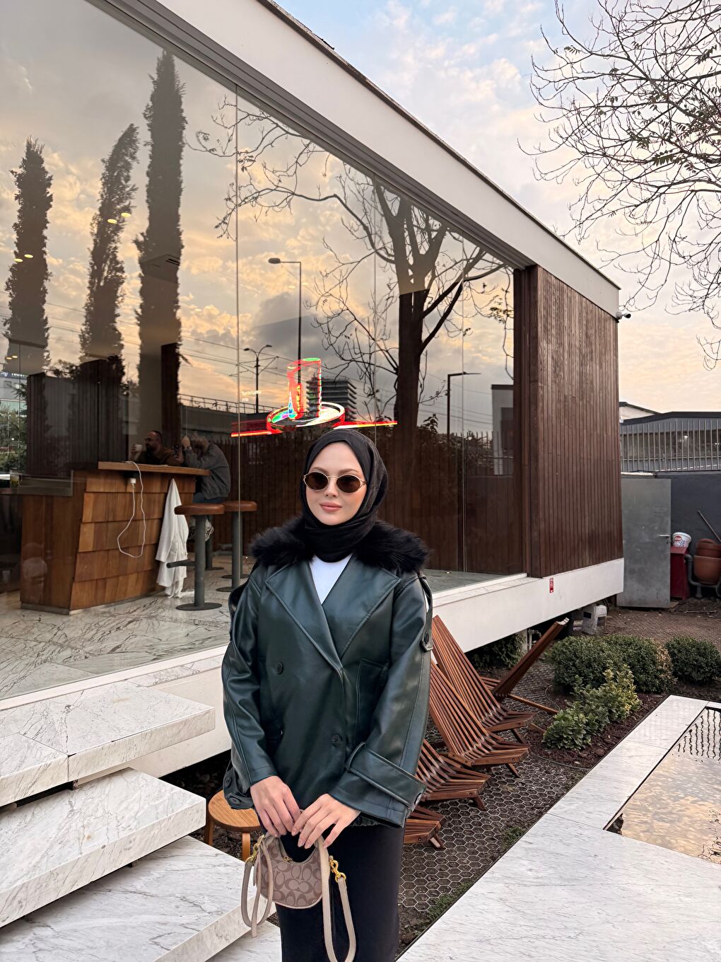 Kadın Yakası Kürk Detaylı Deri Ceket Zümrüt Yeşil-2