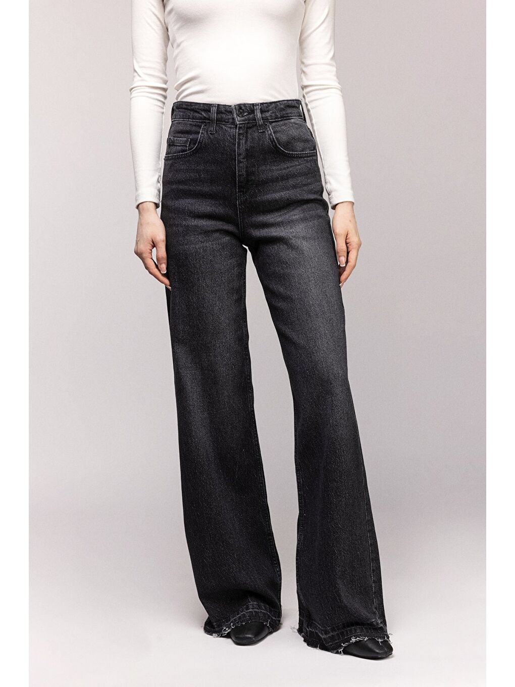 Siyah Kadın Yüksek Bel Wide Leg Jean Pantolon - Paça Detaylı