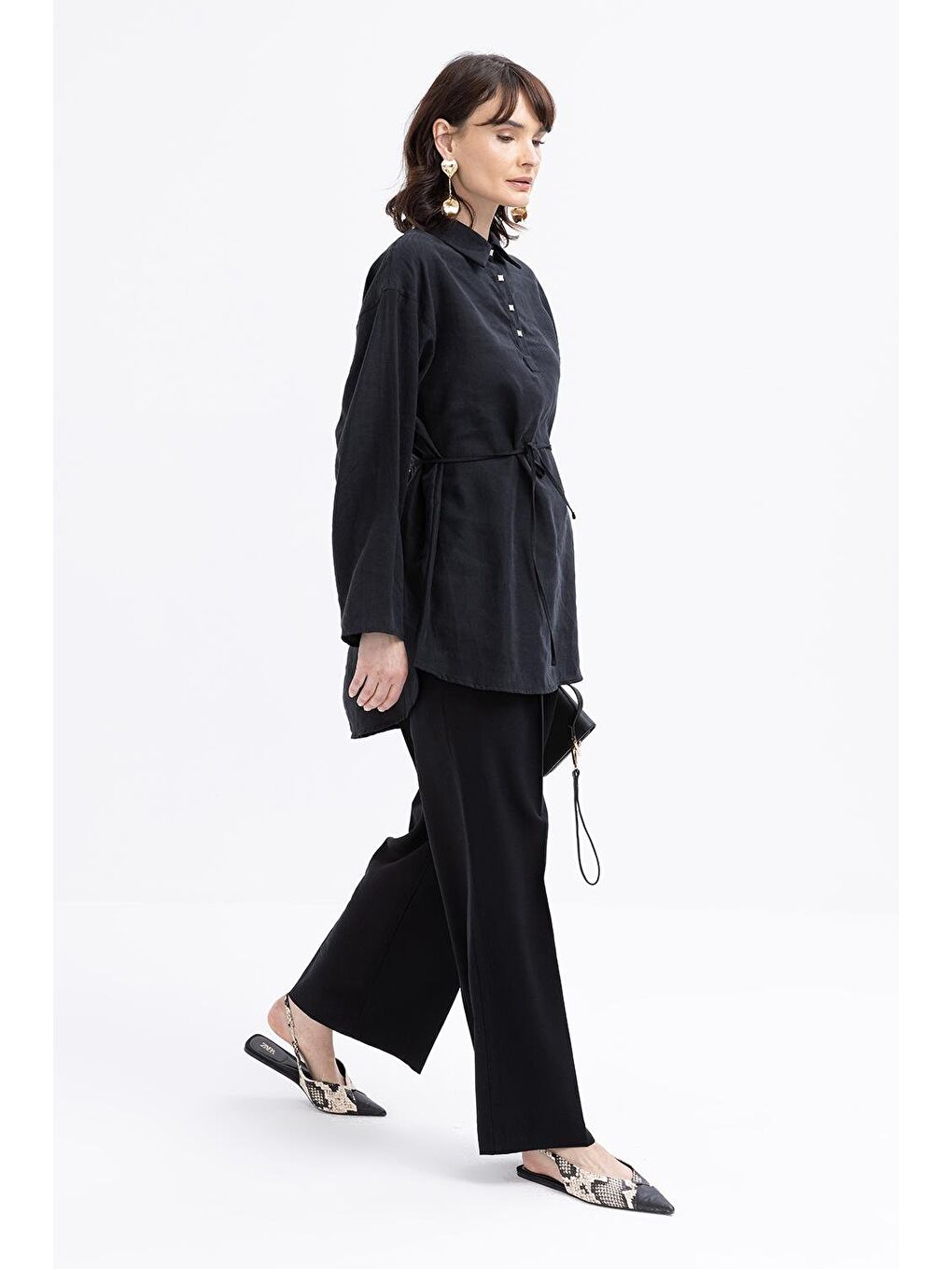 Bej Siyah-Yarım Patlı Beli Bağcıklı Tunik