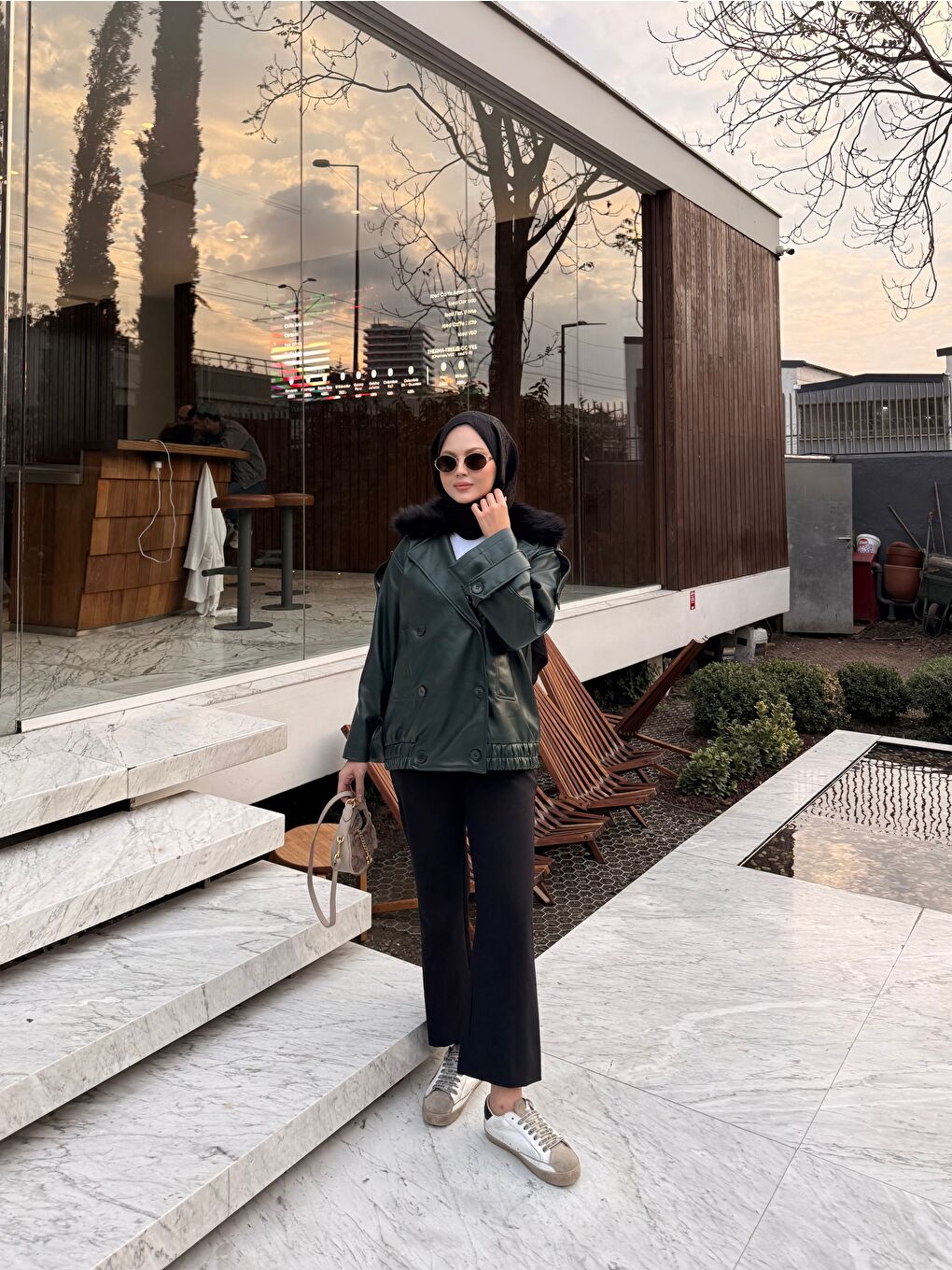 Kadın Yakası Kürk Detaylı Deri Ceket Zümrüt Yeşil-3